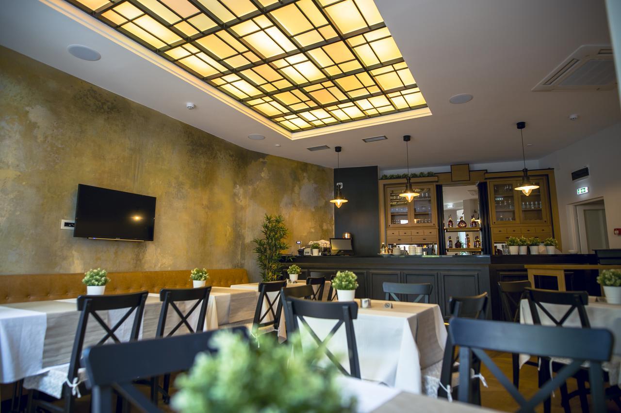 Public House Hotel Belgrado Buitenkant foto